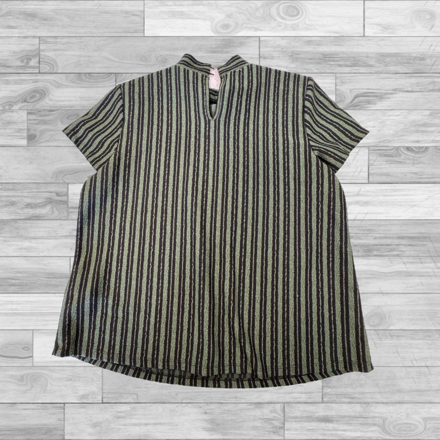 Top Short Sleeve By Cable And Gauge In Striped, Size: Petite Large