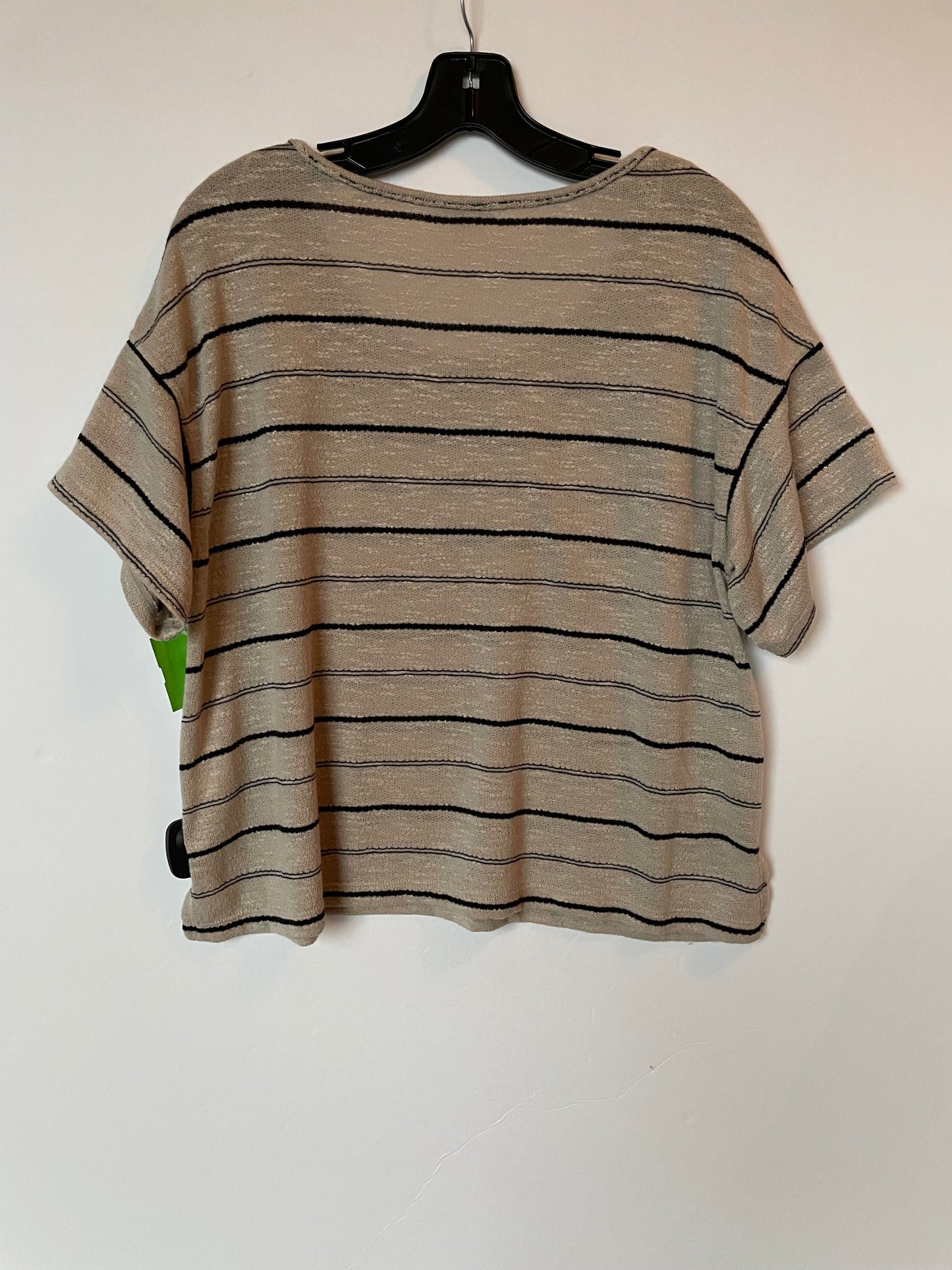 Top Short Sleeve By Max Studio In Striped Pattern, Size: M