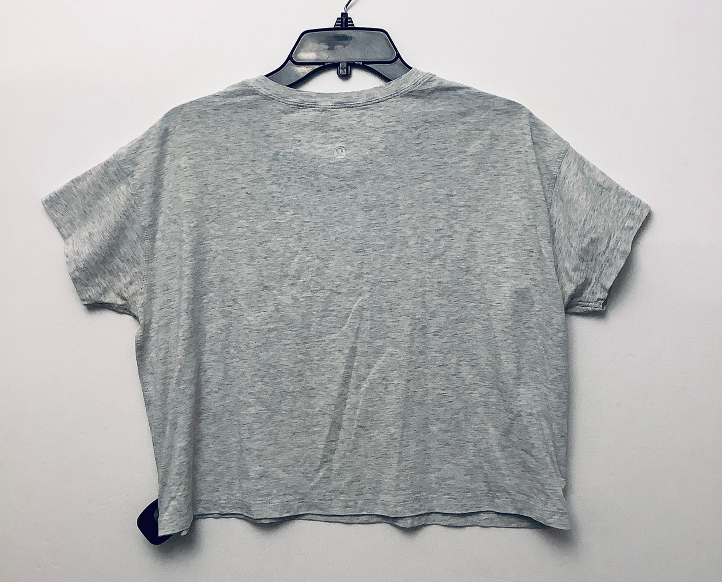 Athletic Top Short Sleeve By Lululemon In Grey, Size: M