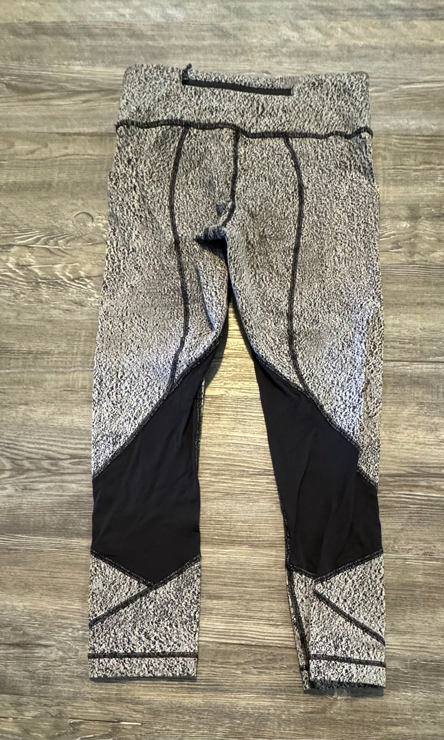 Athletic Leggings By Lululemon  Size: 4