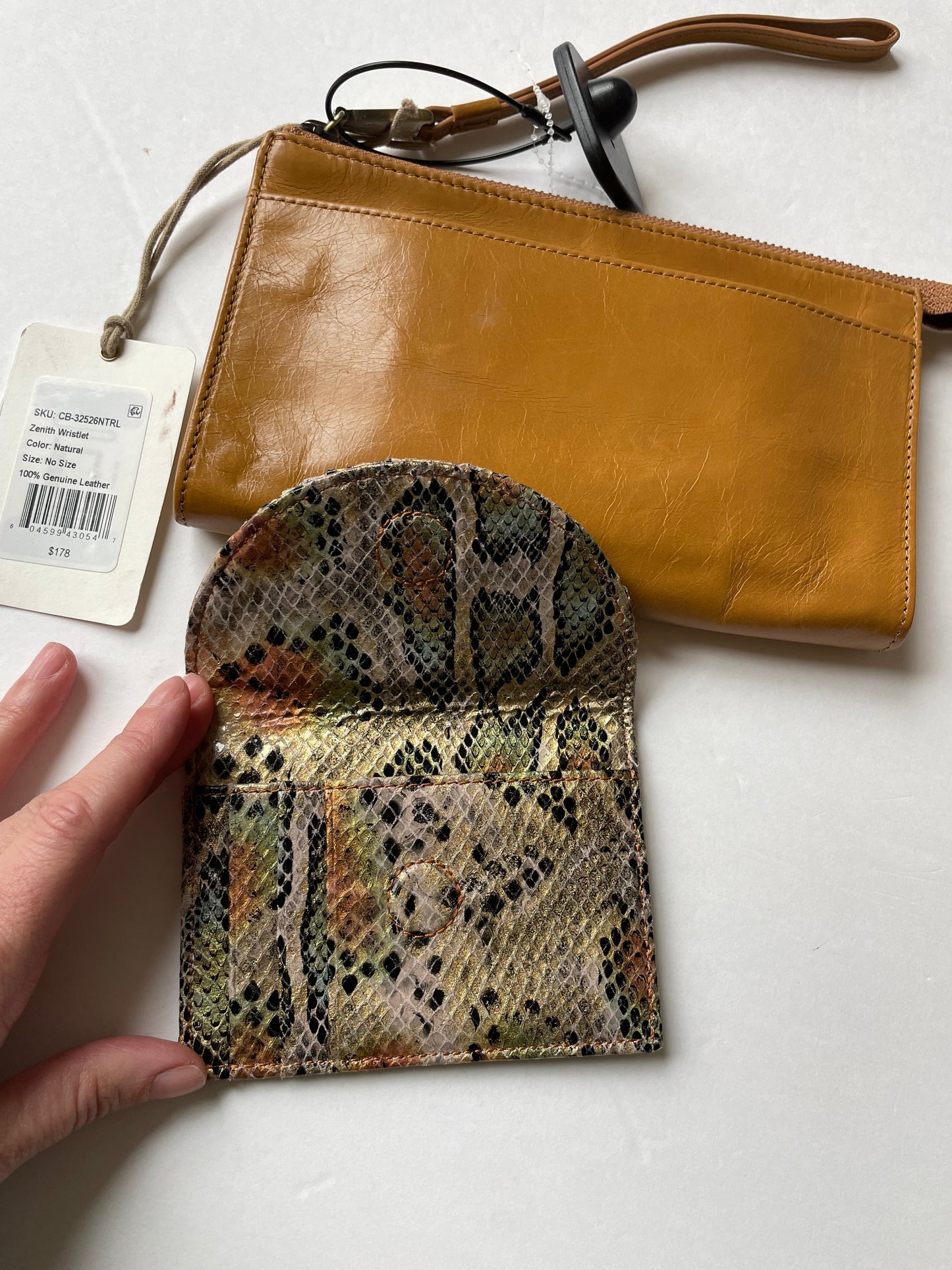 Wristlet Leather By Hobo Intl, Size: Medium