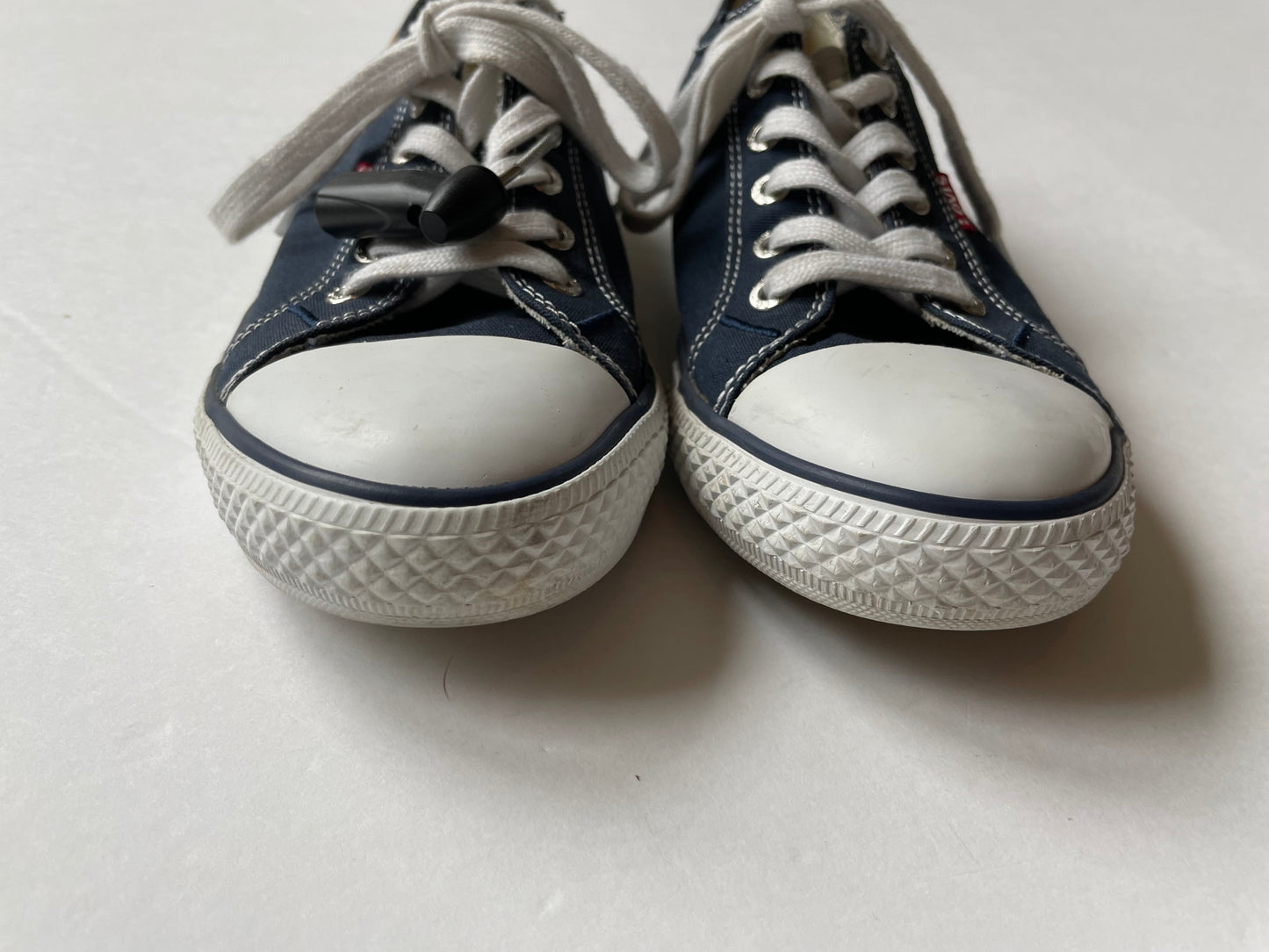 Shoes Sneakers By Levis In Blue, Size: 7.5