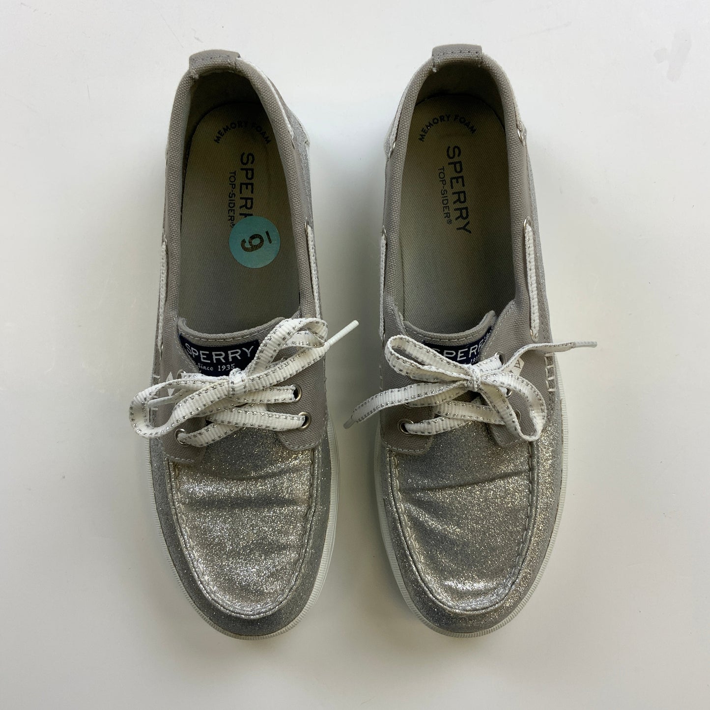 Shoes Flats By Sperry In Silver, Size: 6