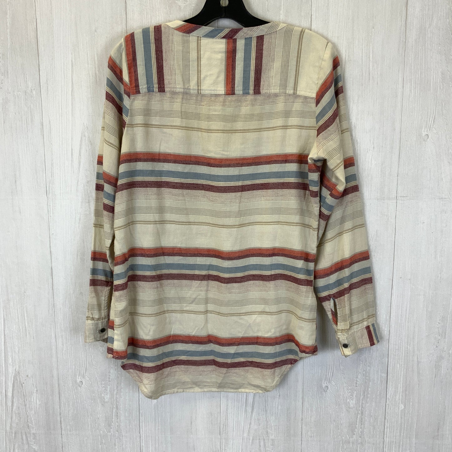 Top Long Sleeve By Eddie Bauer In Cream, Size: Xs