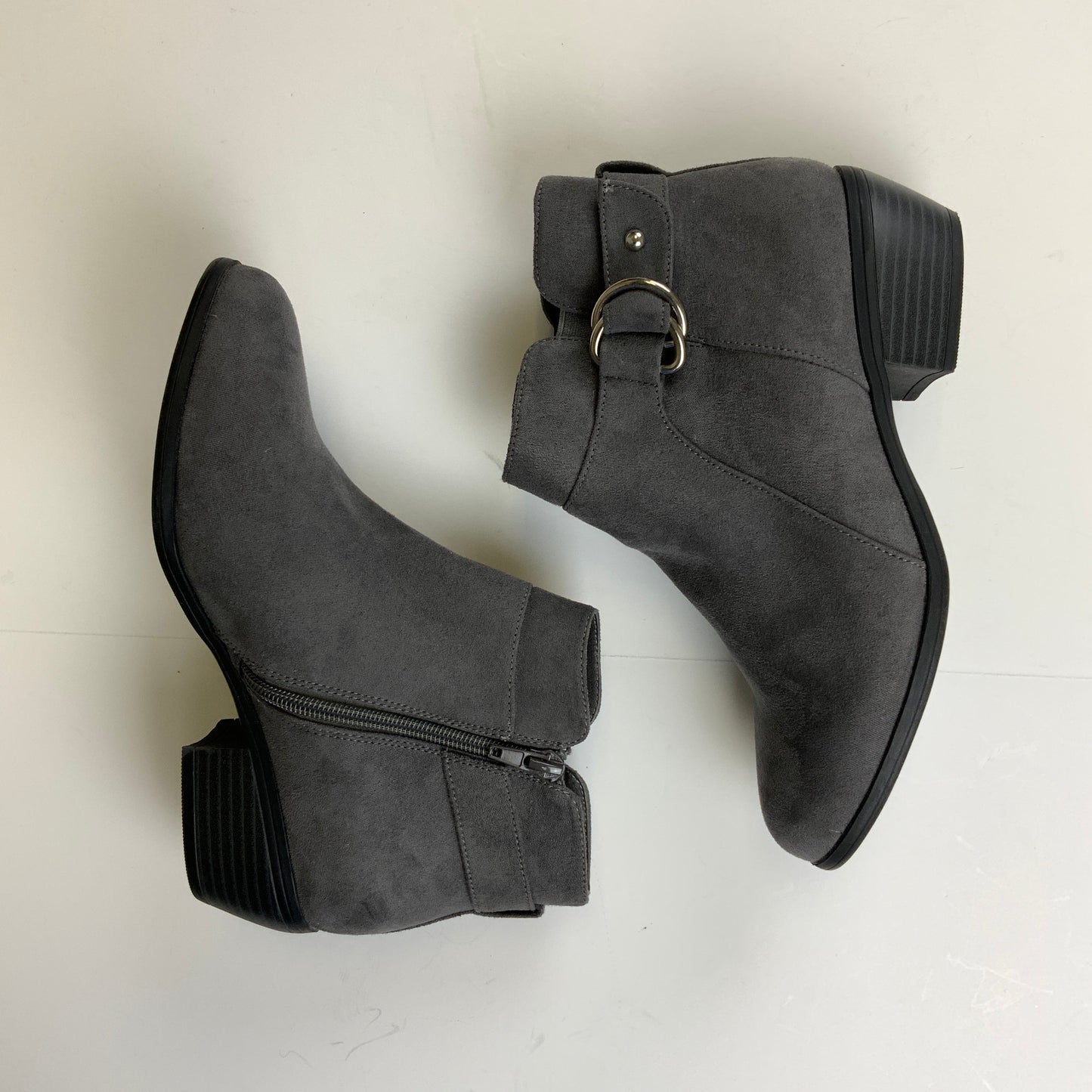 Boots Ankle Heels By Clothes Mentor In Grey, Size: 6.5