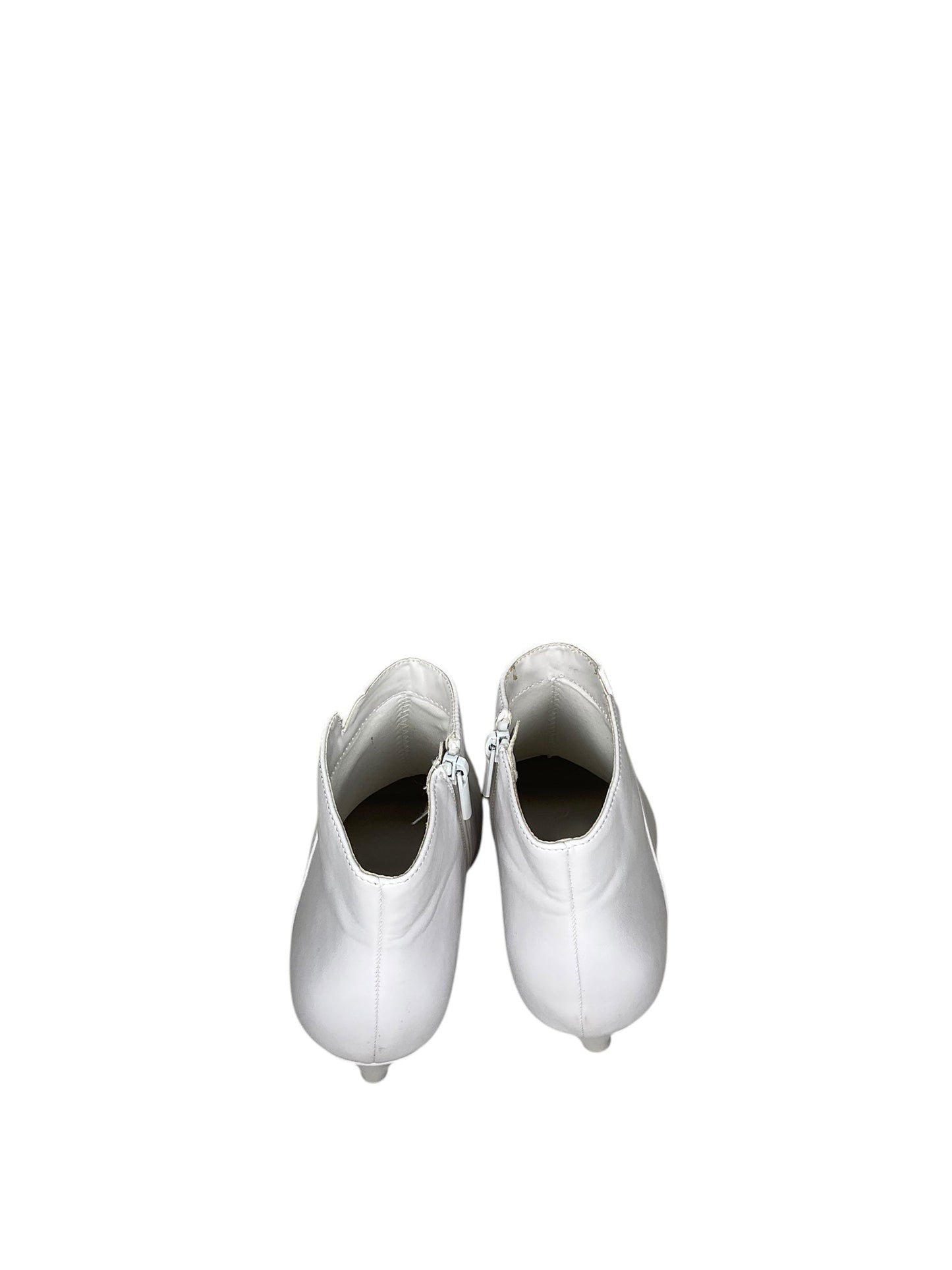 Boots Ankle Heels By Clothes Mentor In White, Size: 8.5