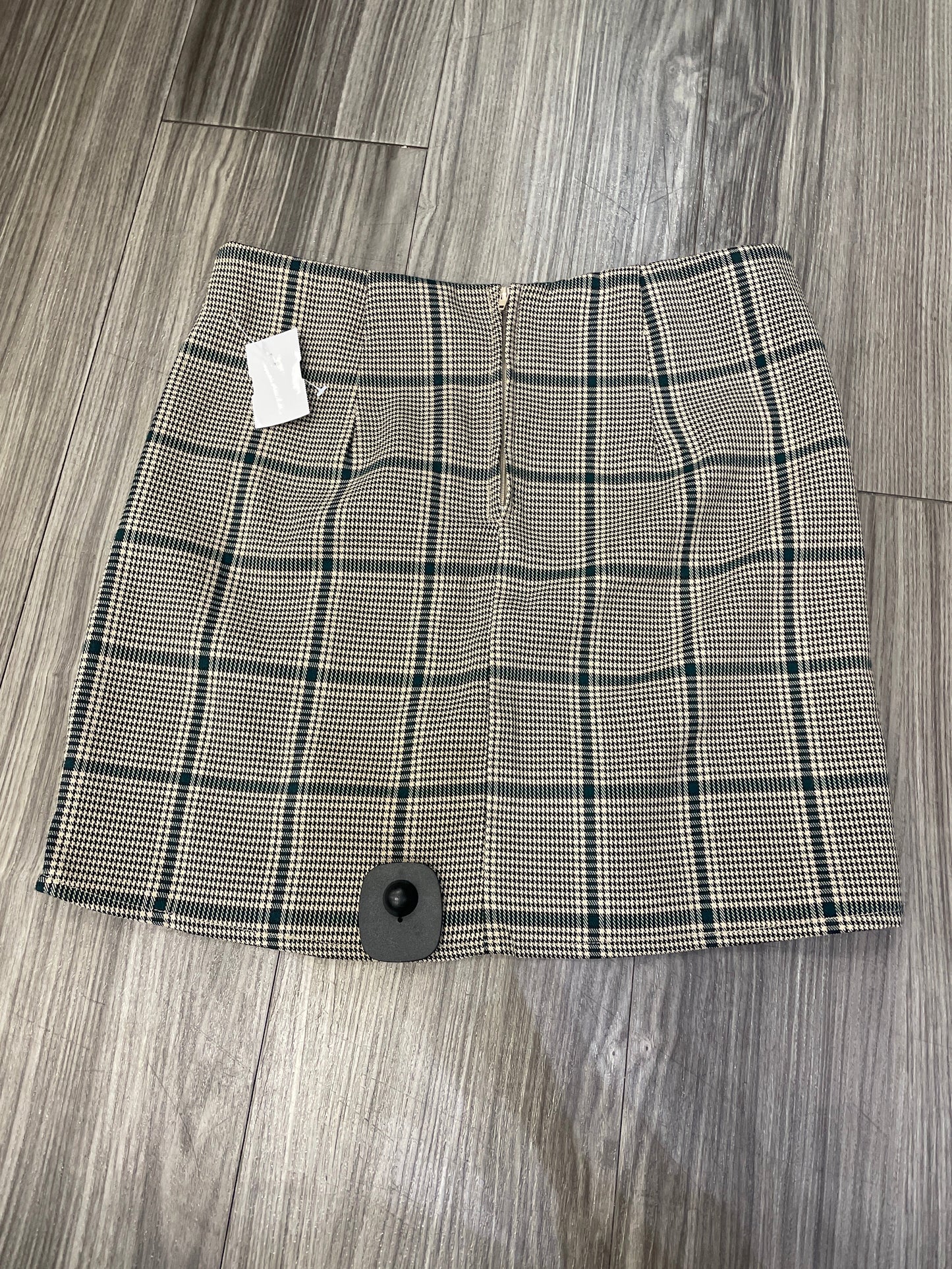 Skirt Mini & Short By Clothes Mentor In Plaid Pattern, Size: S