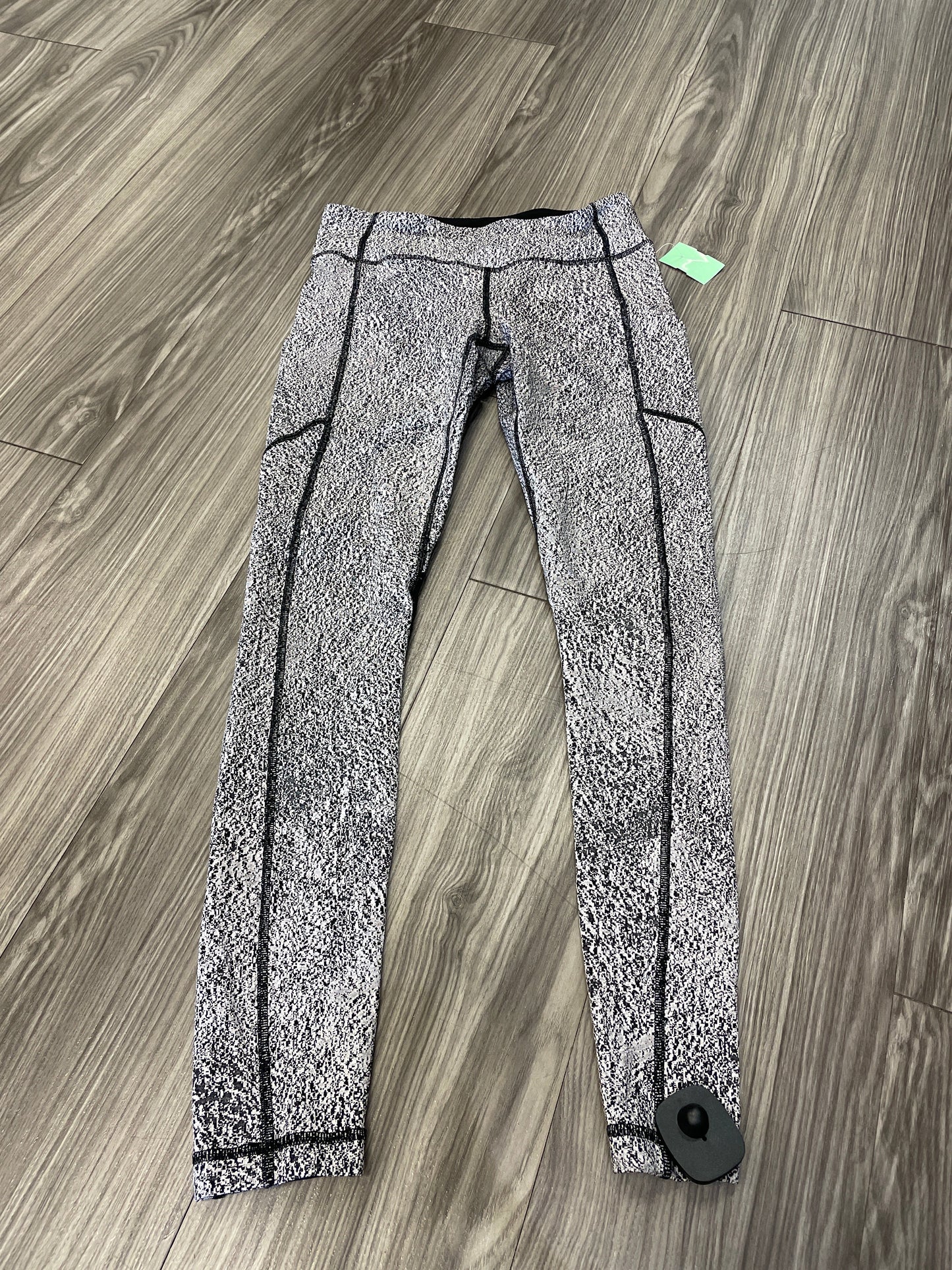 Black & White Athletic Leggings Lululemon, Size 6