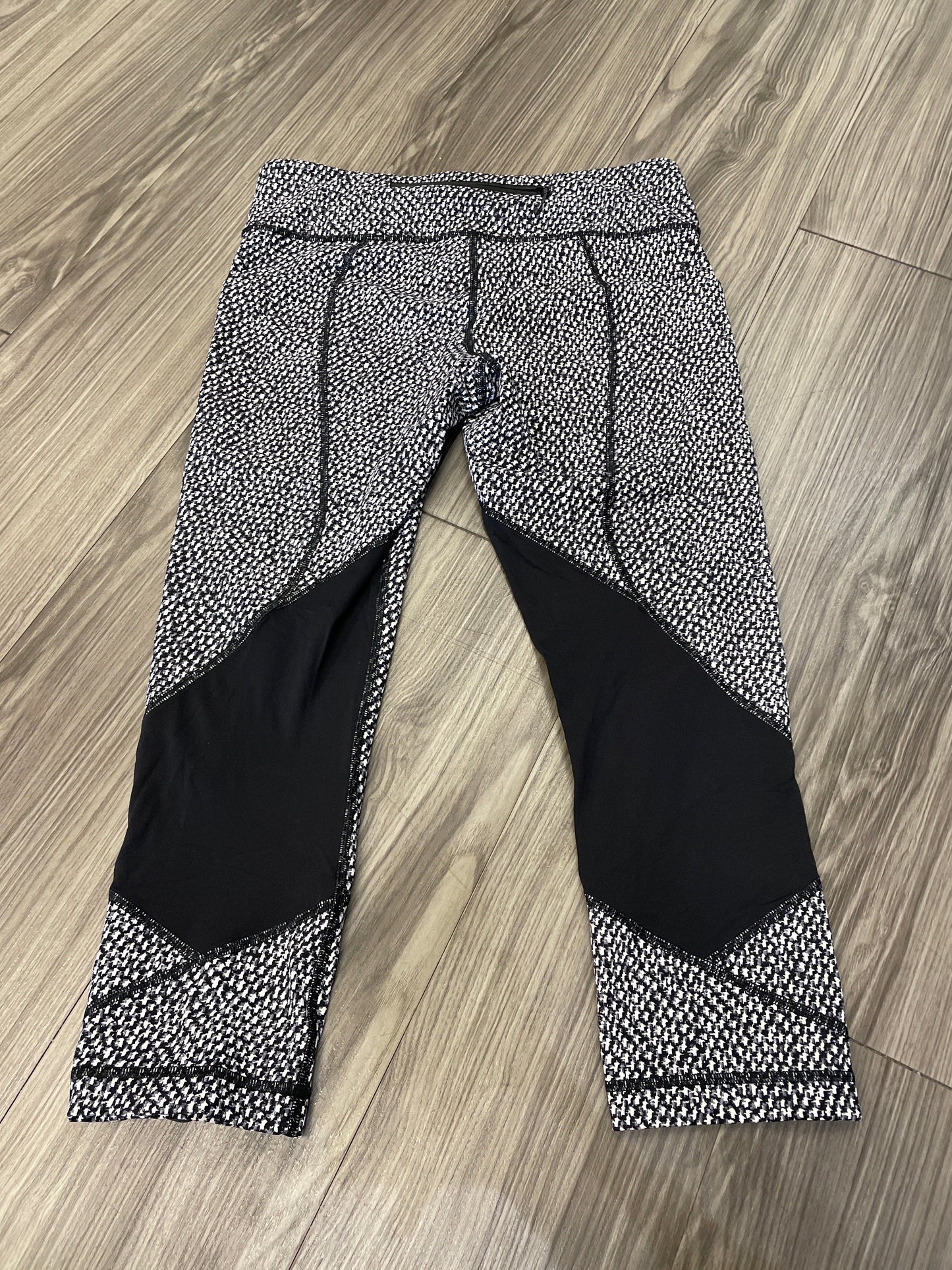 Black & White Athletic Leggings Lululemon, Size 6