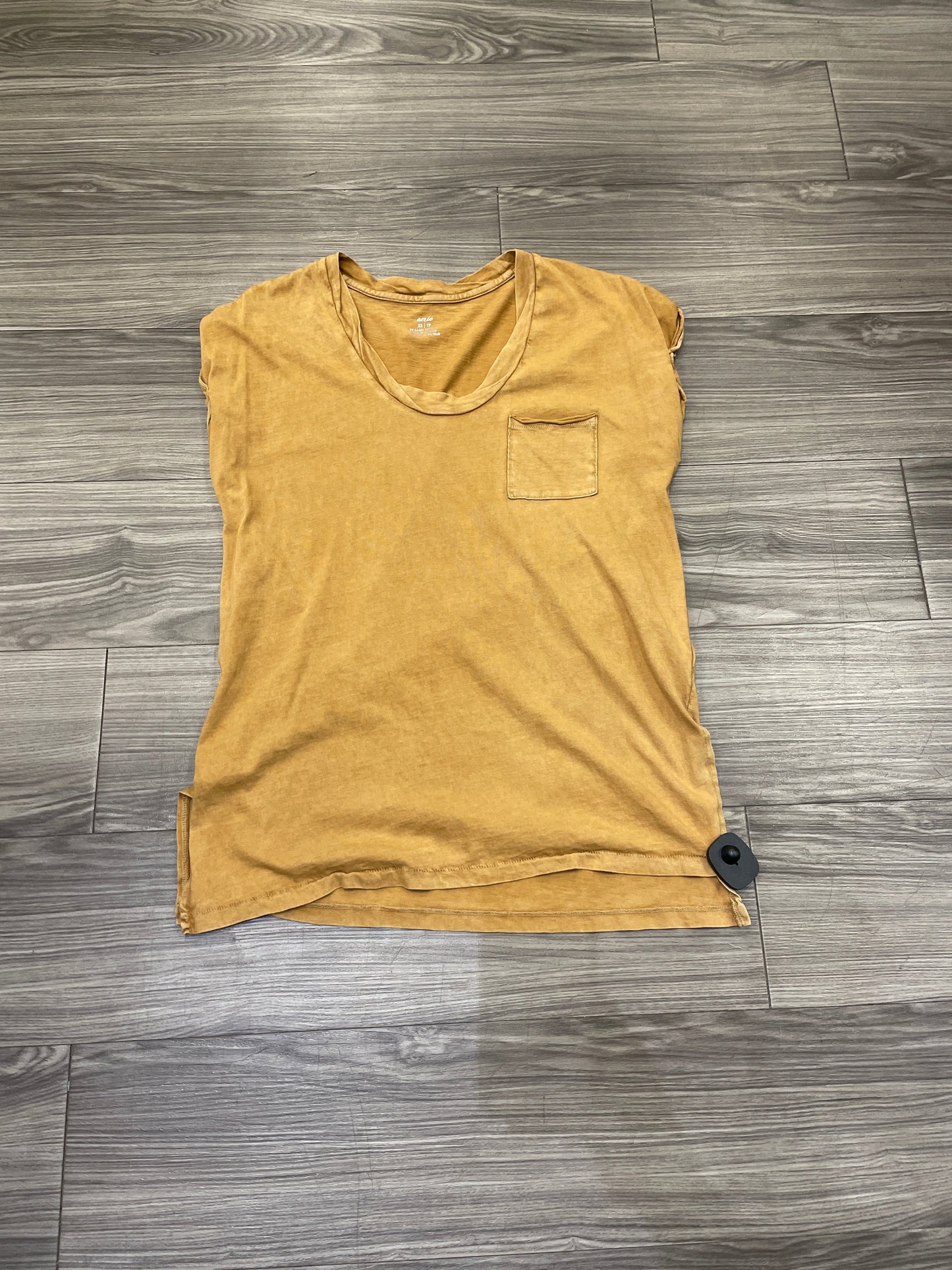 Top Short Sleeve By Aerie In Yellow, Size: Xs