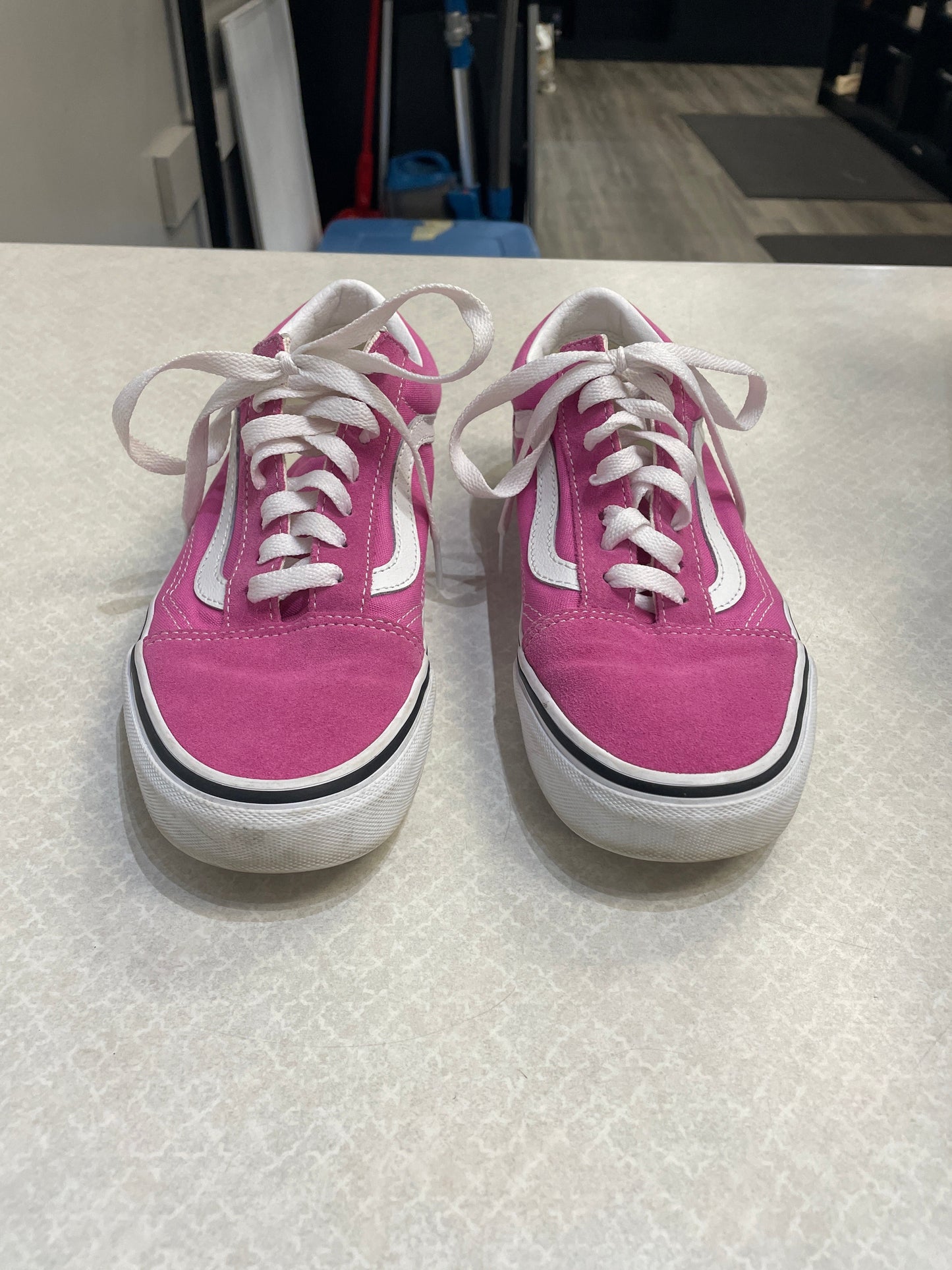 Shoes Sneakers By Vans In Pink, Size: 7.5