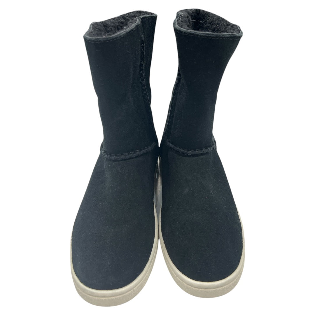 Boots Designer By Ugg In Black, Size: 5.5