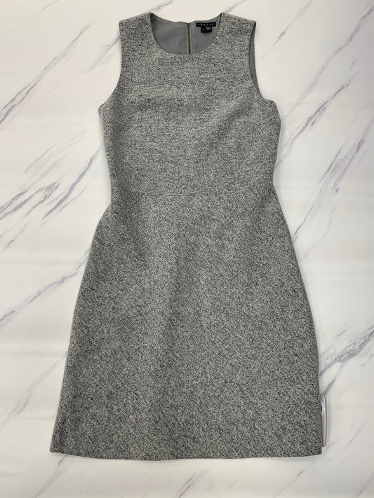 Dress Casual Short By Theory In Grey, Size: 2