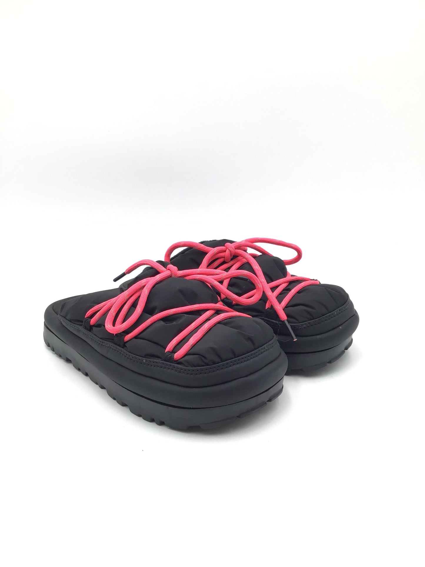 Shoes Designer By Ugg In Black & Pink, Size: 8