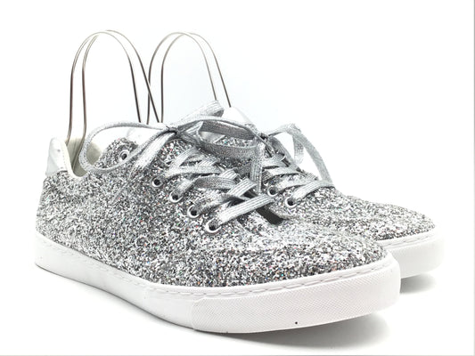 Shoes Sneakers By Clothes Mentor In Silver, Size: 12