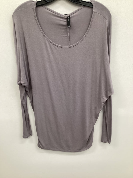 Top Long Sleeve By Clothes Mentor In Purple, Size: Xs