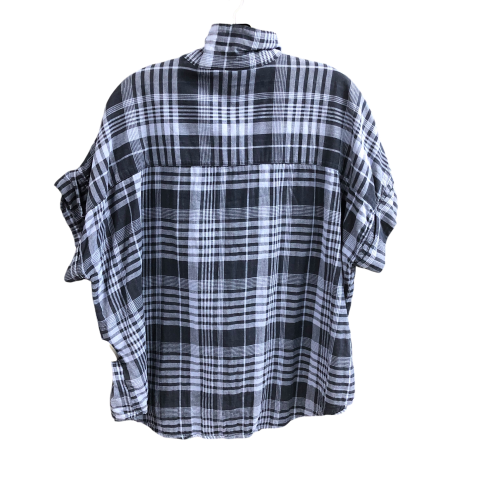 Top Short Sleeve By Time And Tru In Plaid, Size: L