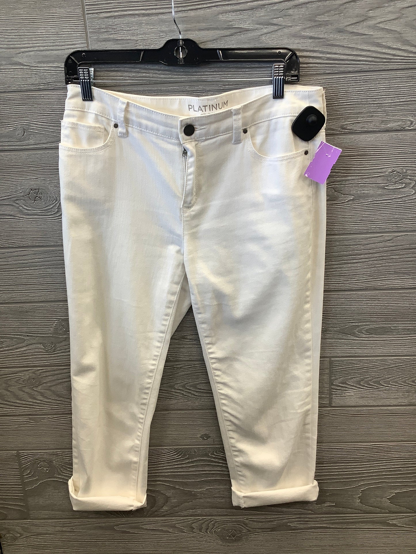 Jeans Cropped By Chicos In White Denim, Size: 4