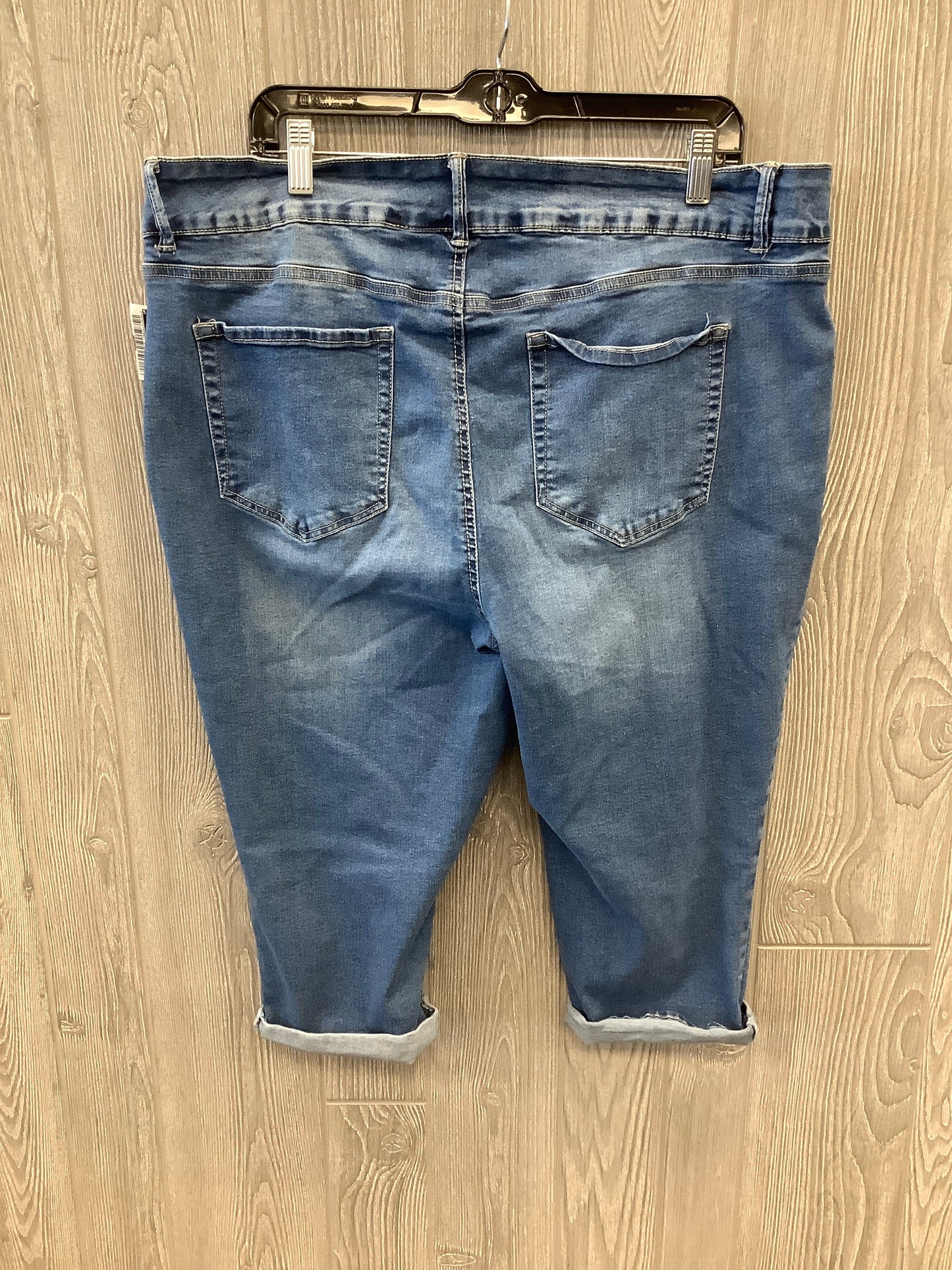 Capris By Royalty In Blue Denim, Size: 20