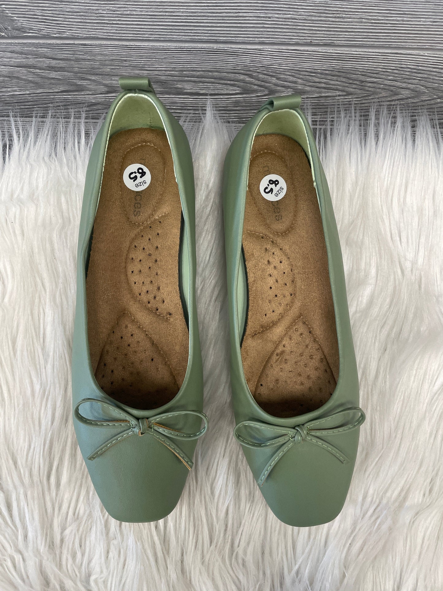 Shoes Flats By Maurices In Green, Size: 8.5