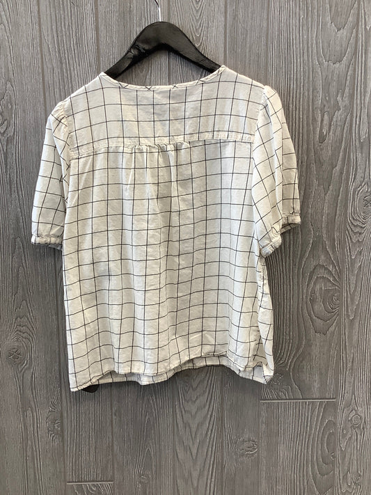 Top Short Sleeve By Old Navy In White, Size: M