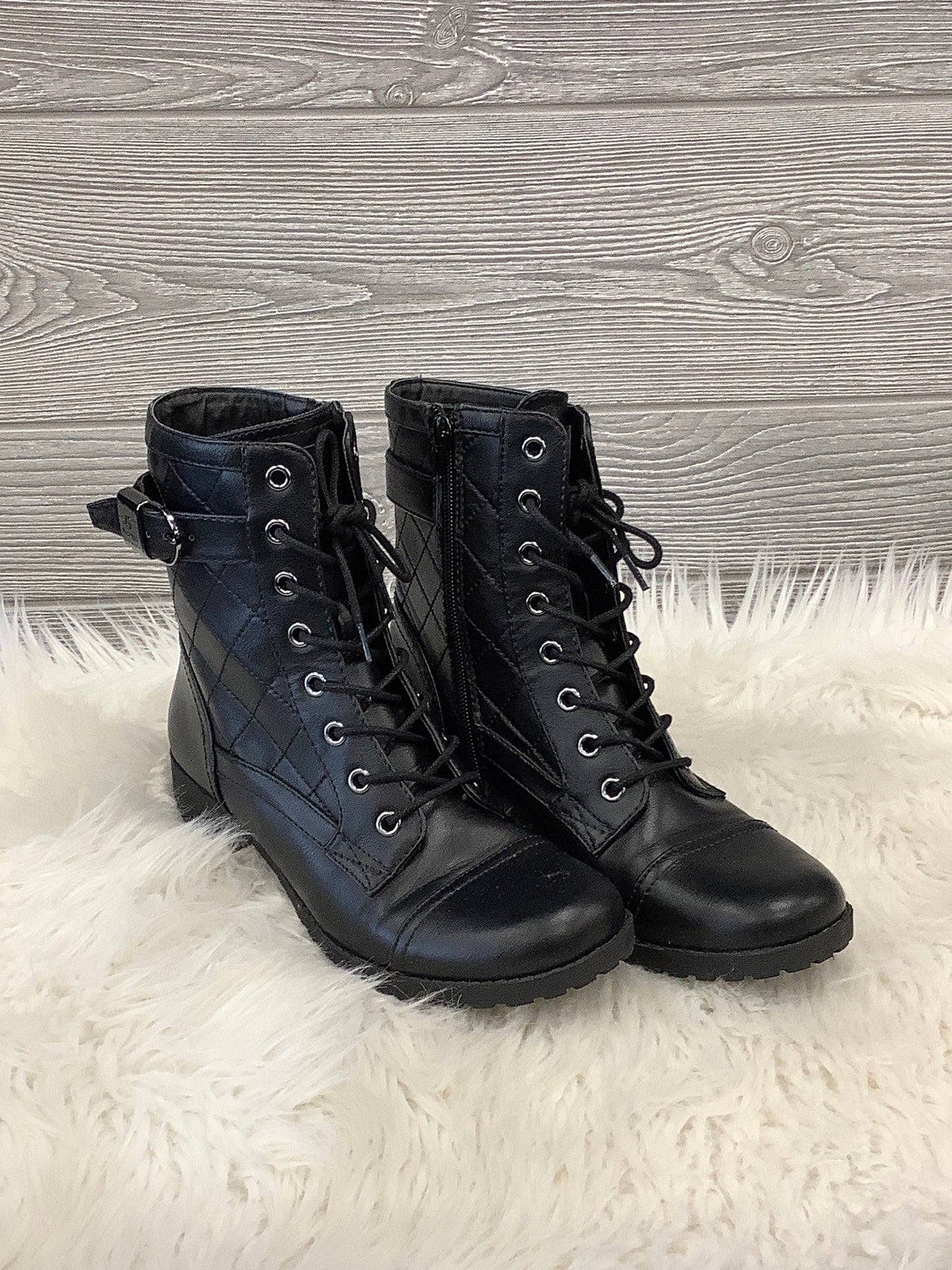 Boots Combat By Clothes Mentor  Size: 7.5