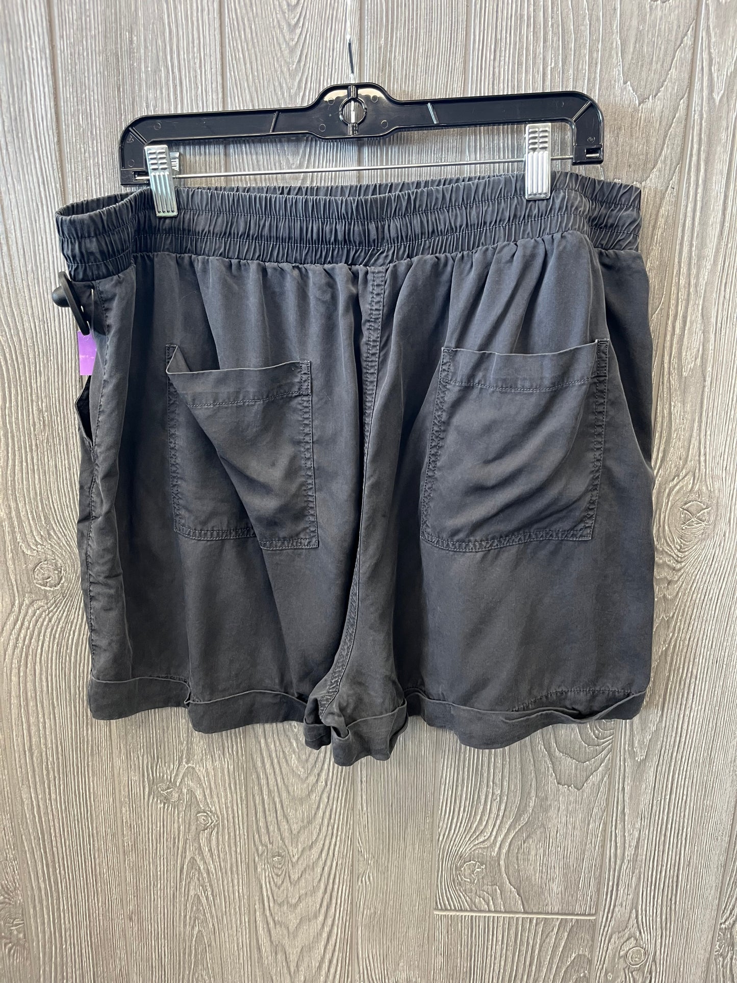 Shorts By Universal Thread  Size: Xxl