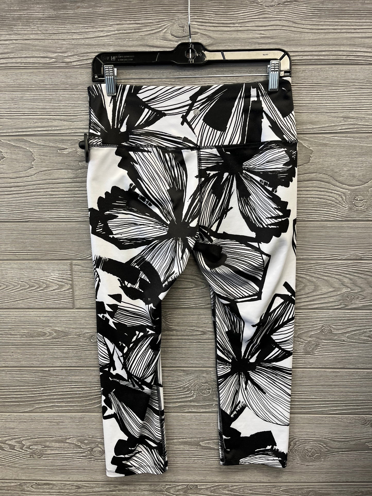 Athletic Capris By Layer 8 In Black, Size: M