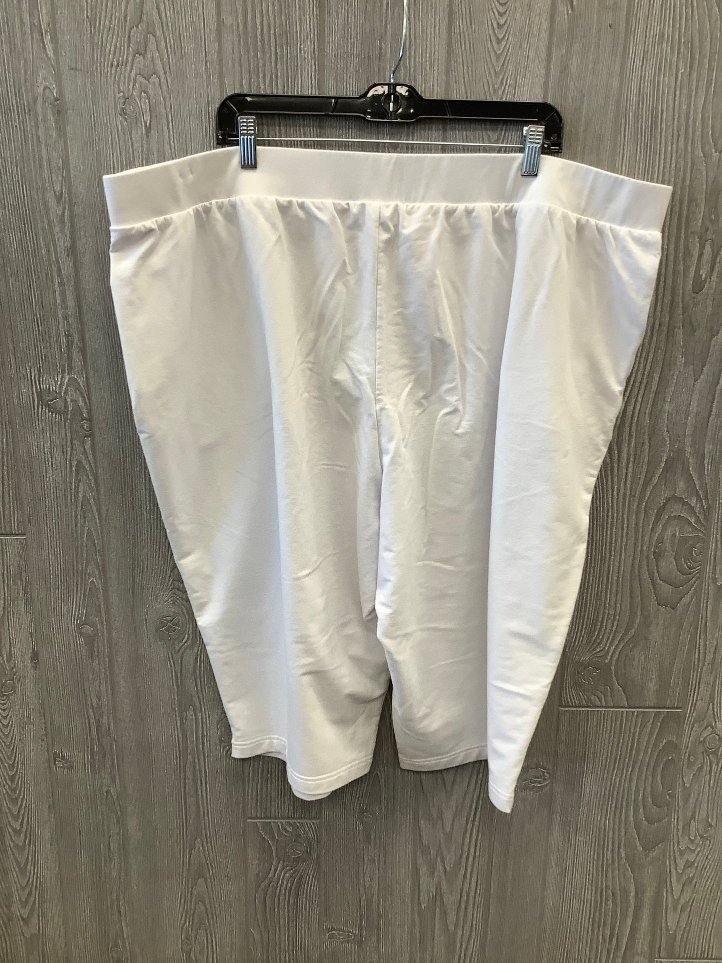 Capris By Croft And Barrow In White, Size: 22