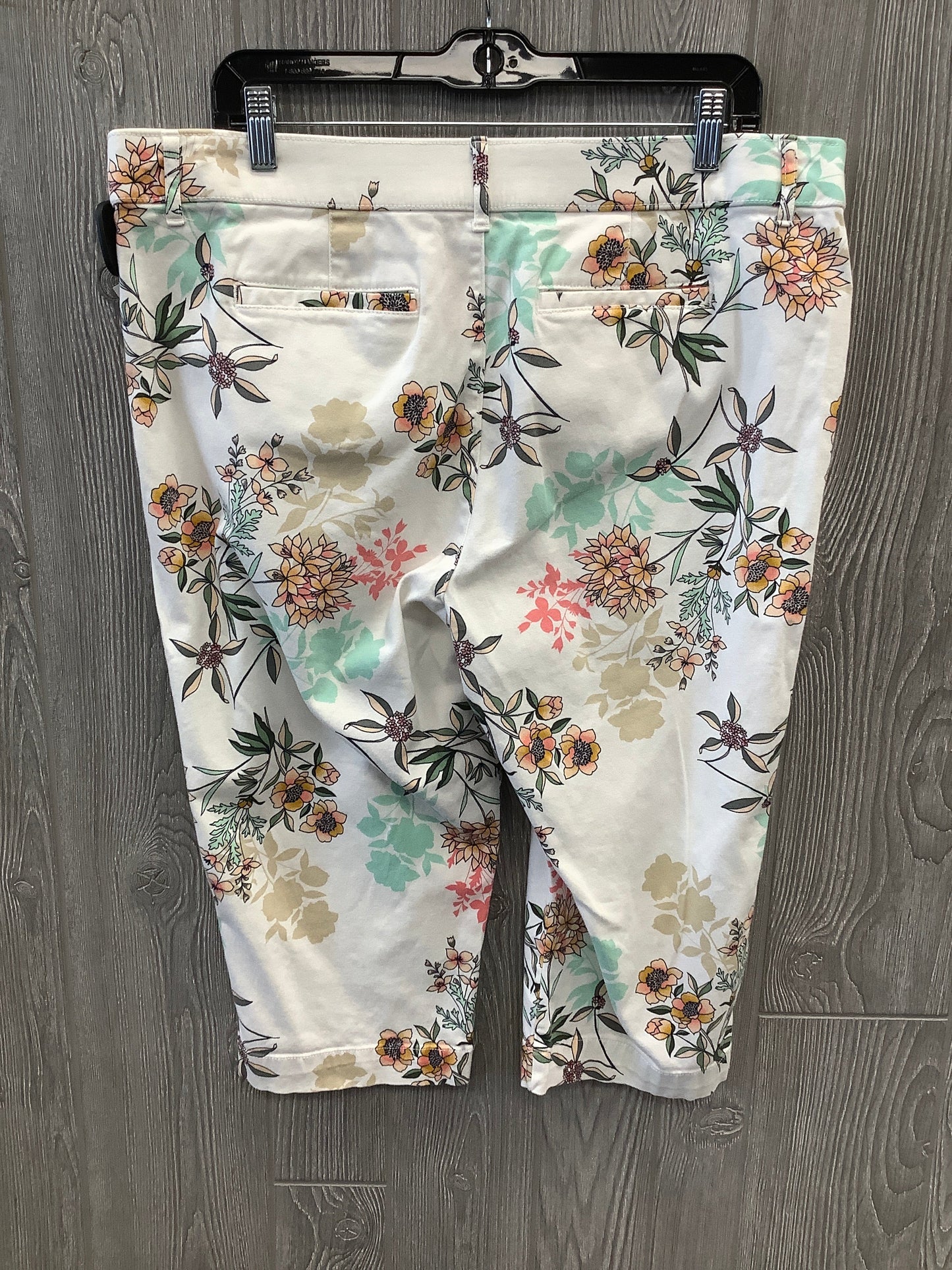 Capris By St Johns Bay In Floral Print, Size: 18