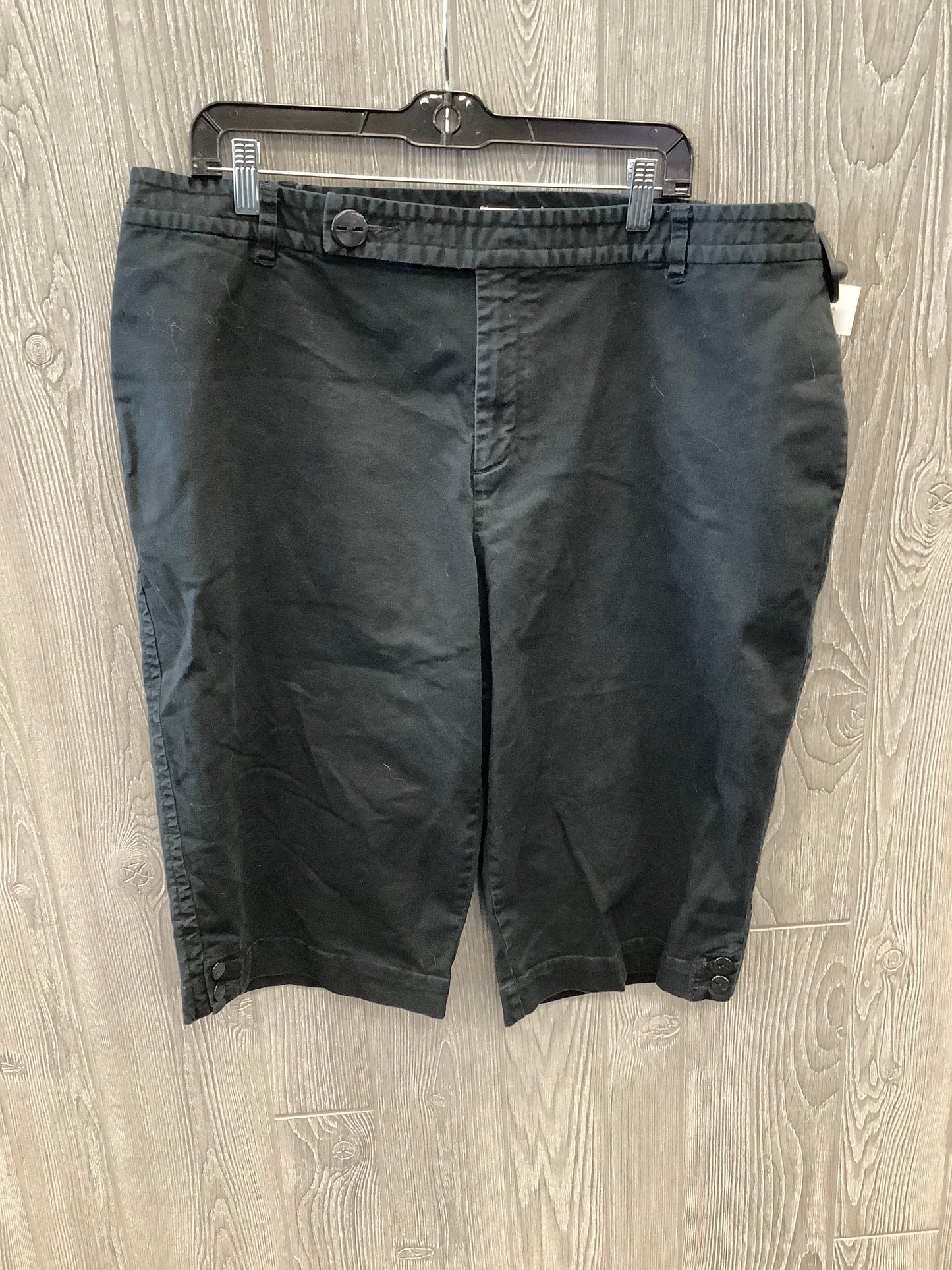 Capris By Cj Banks In Black, Size: 20