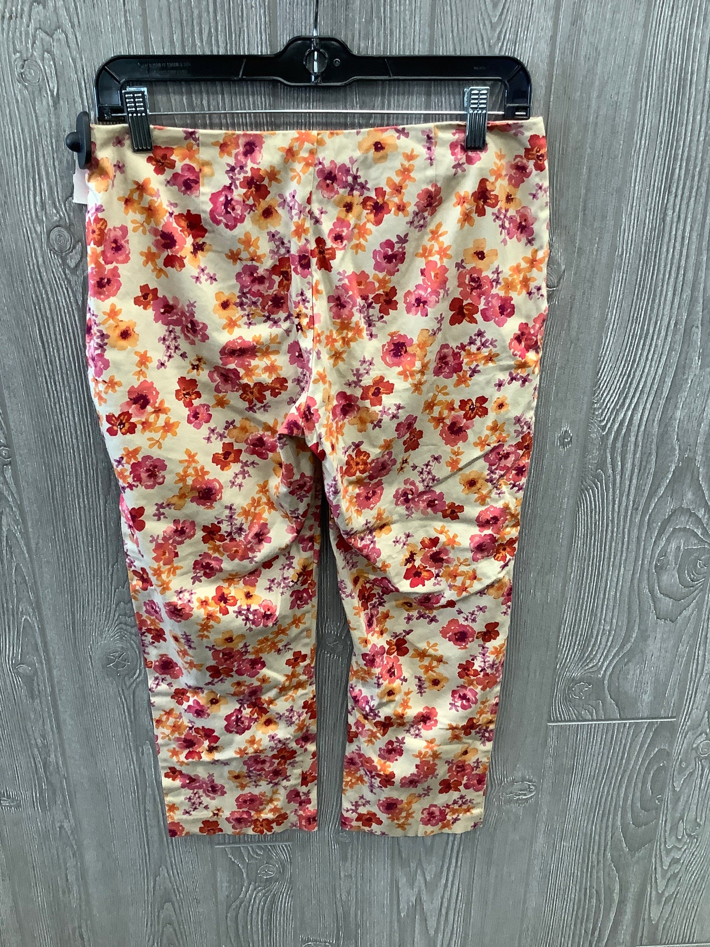 Capris By Express In Floral Print, Size: 6