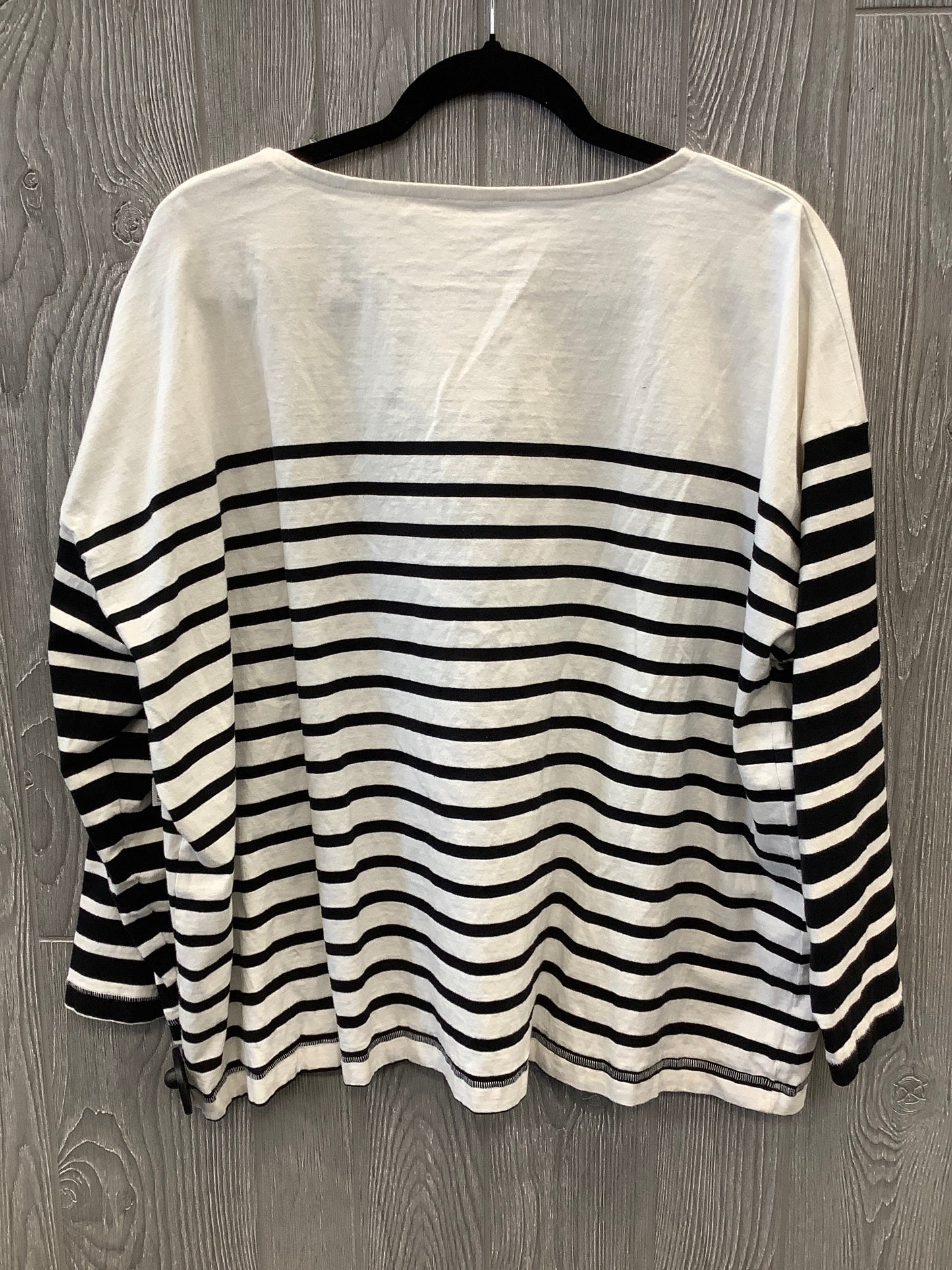 Top Long Sleeve By Maurices In Striped Pattern, Size: 2x