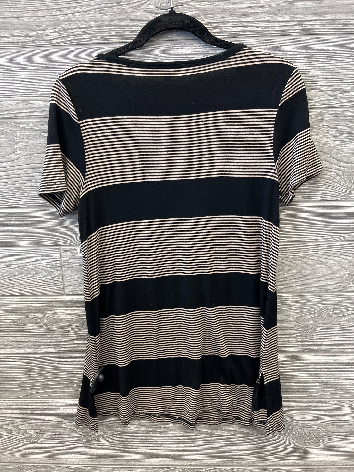 Top Short Sleeve By Cable And Gauge In Striped Pattern, Size: S