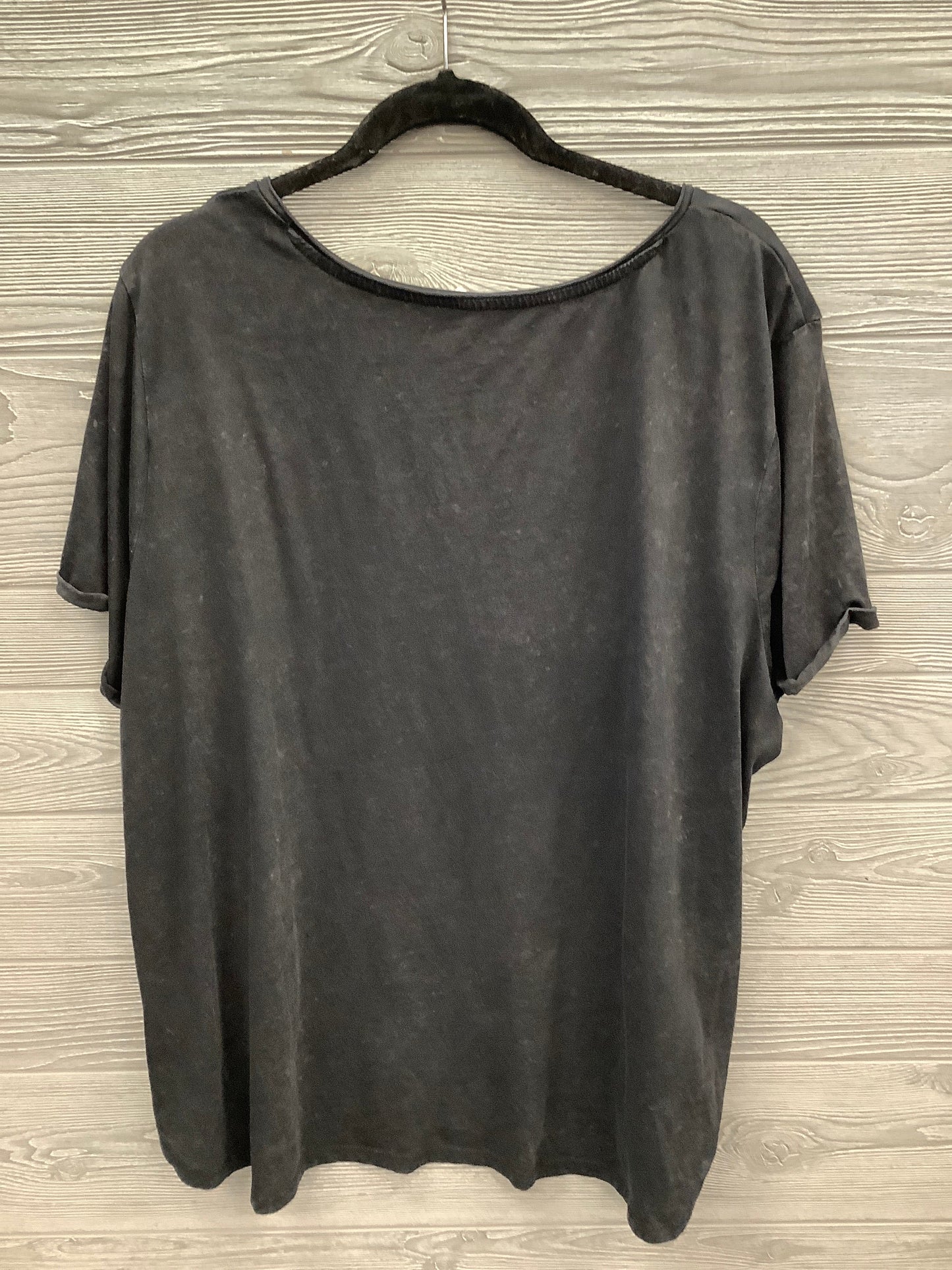 Top Short Sleeve By Maurices In Black, Size: 3x