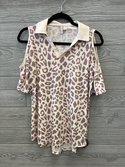 Top Short Sleeve By Cato In Animal Print, Size: S