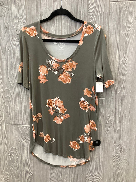 Top Short Sleeve By Maurices In Green, Size: S