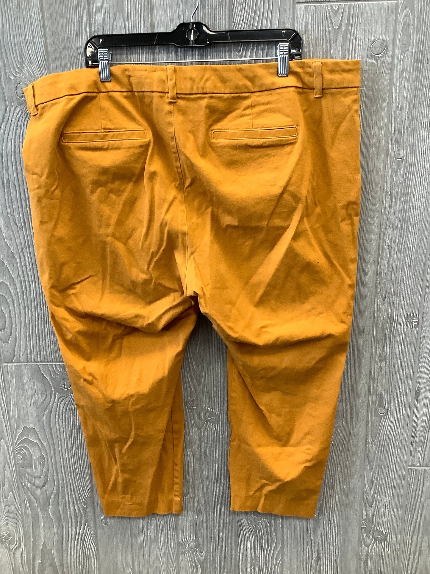 Capris By Old Navy In Yellow, Size: 22