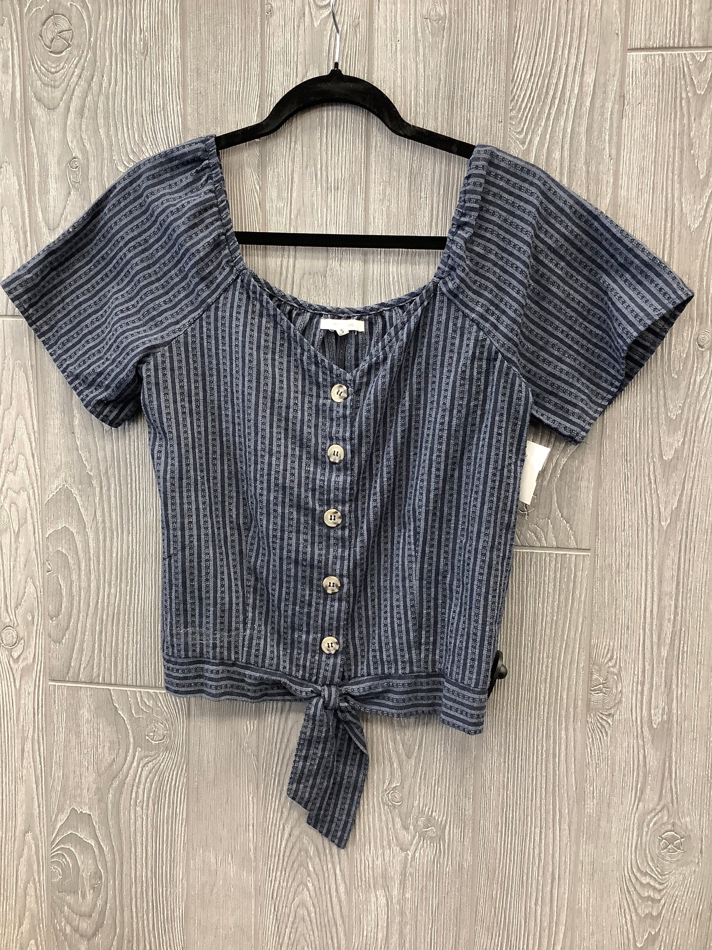 Top Short Sleeve By Maurices In Blue, Size: S