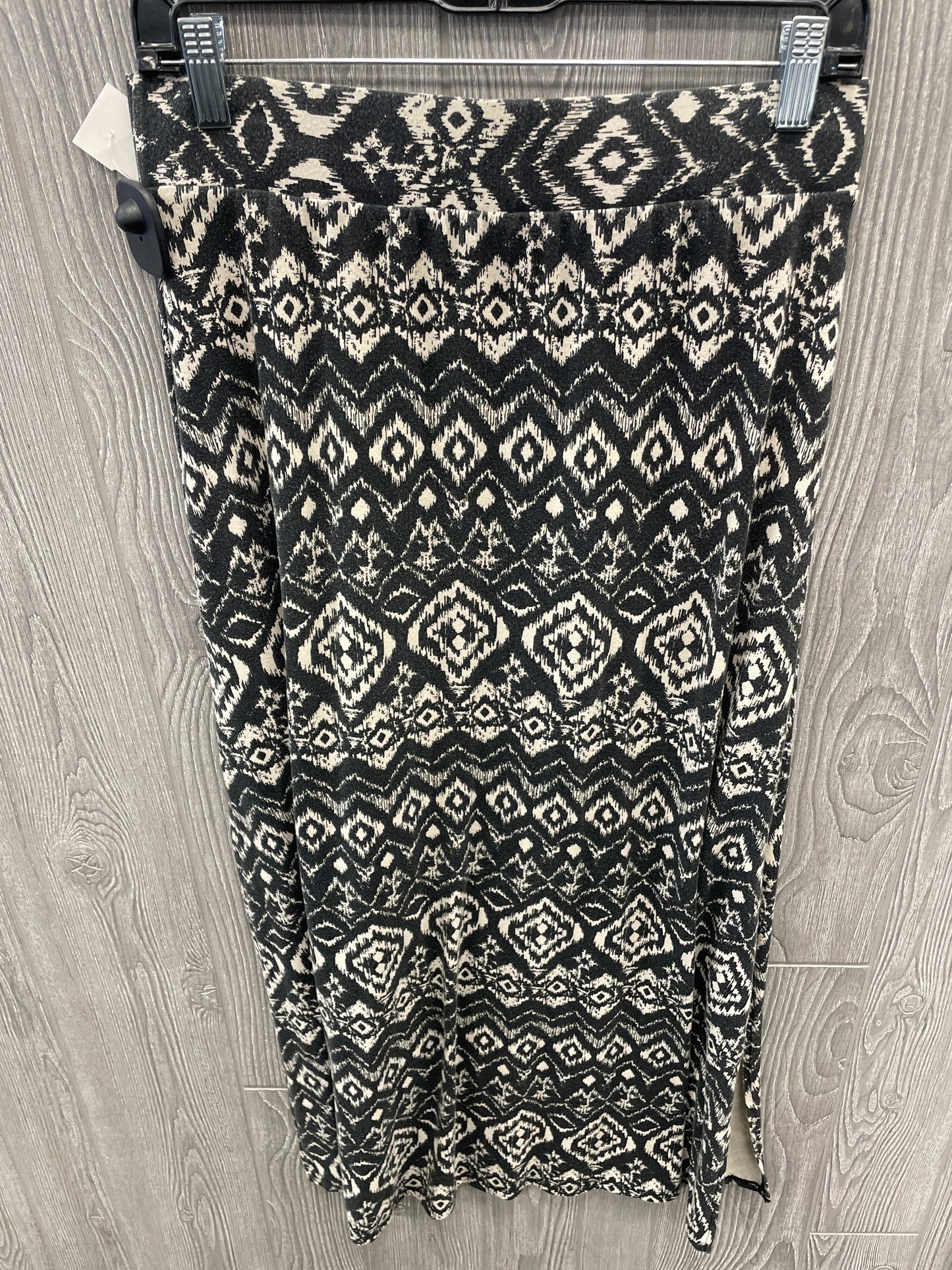 Skirt Maxi By Maurices In Black, Size: 4