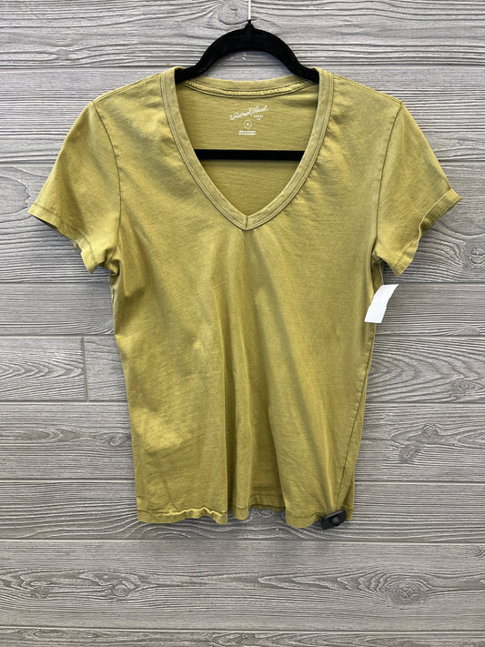 Top Short Sleeve By Universal Thread In Green, Size: Xs