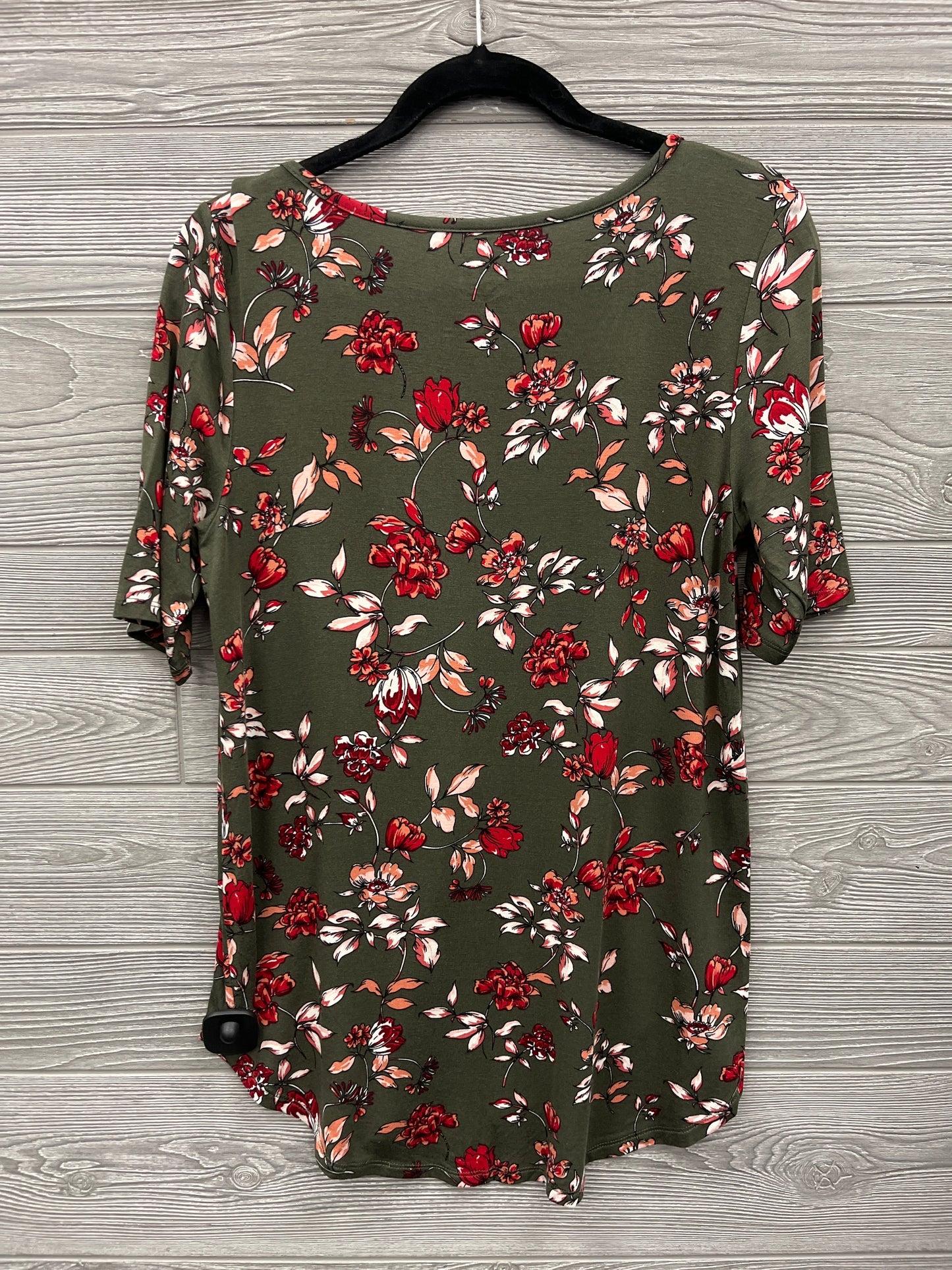 Top Short Sleeve By Maurices In Floral Print, Size: M