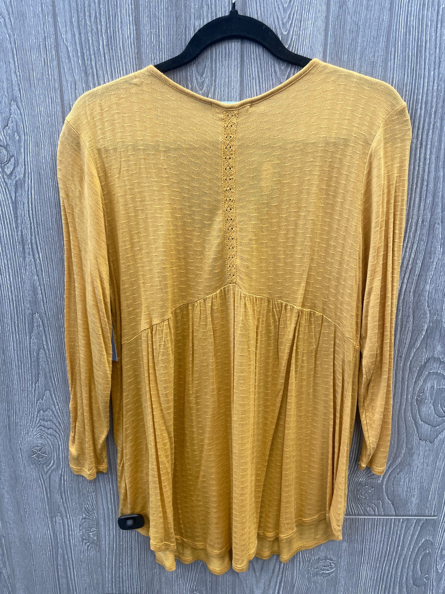 Top Long Sleeve By Maurices In Yellow, Size: L