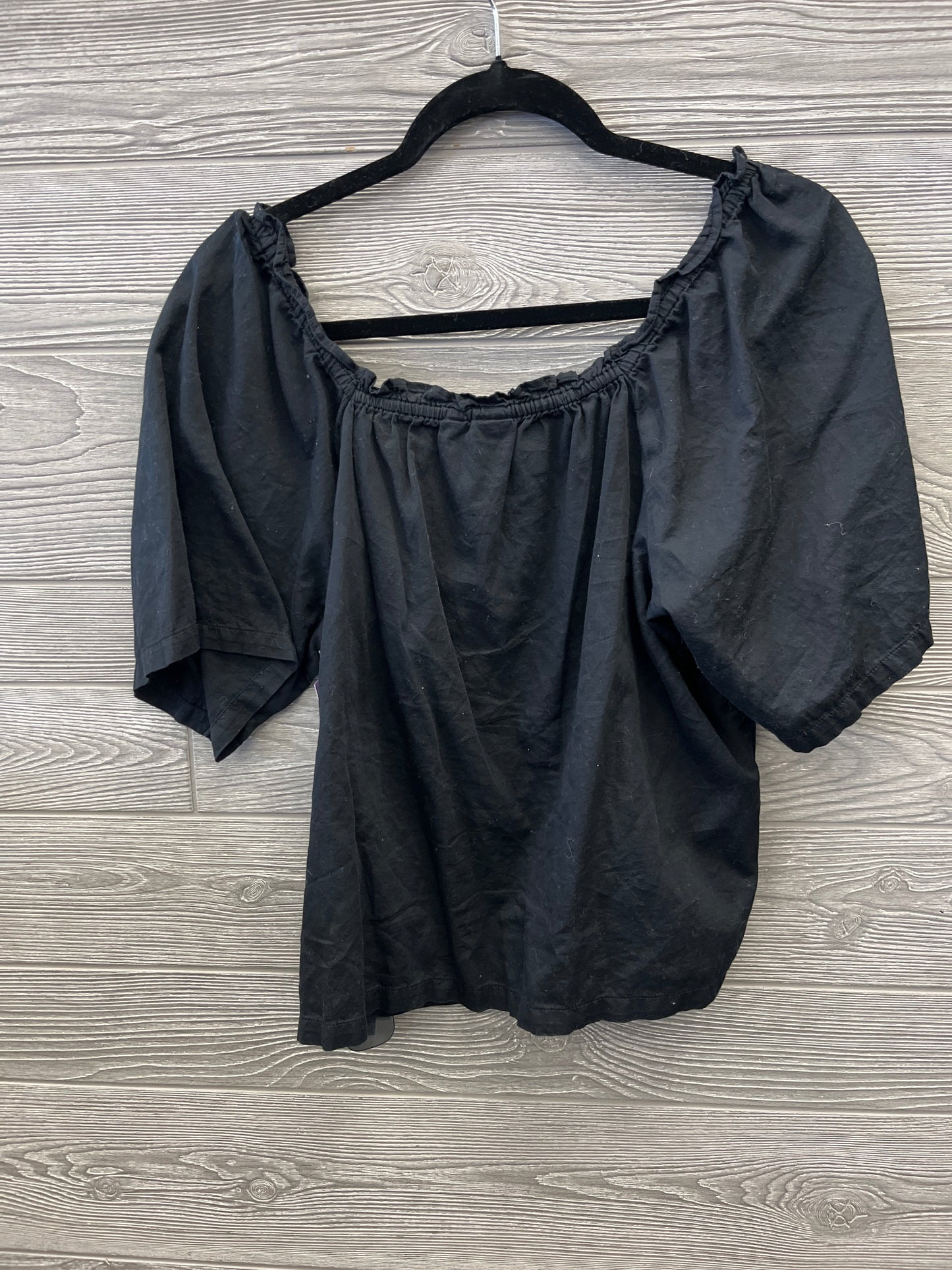 Top Short Sleeve By Gap In Black, Size: S