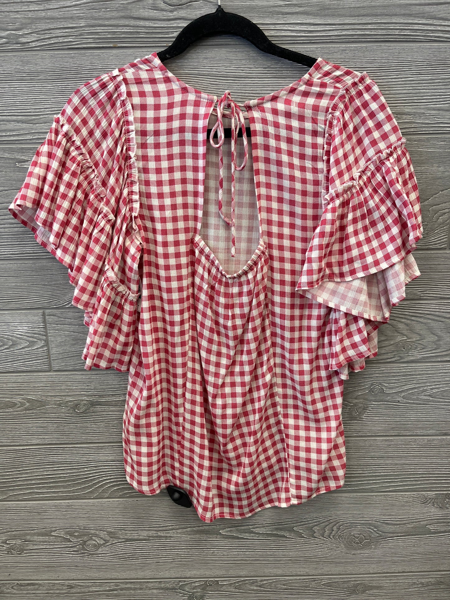 Top Short Sleeve By Maurices In Plaid Pattern, Size: S