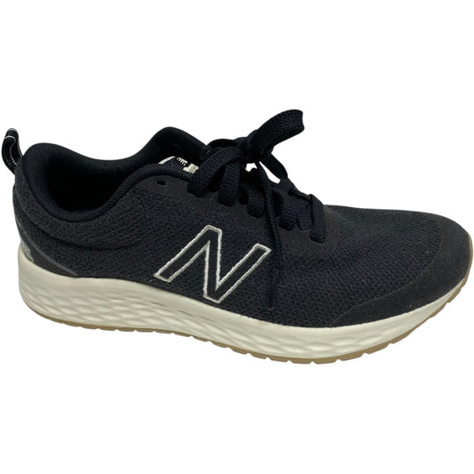 Shoes Athletic By New Balance In Black & White, Size: 7