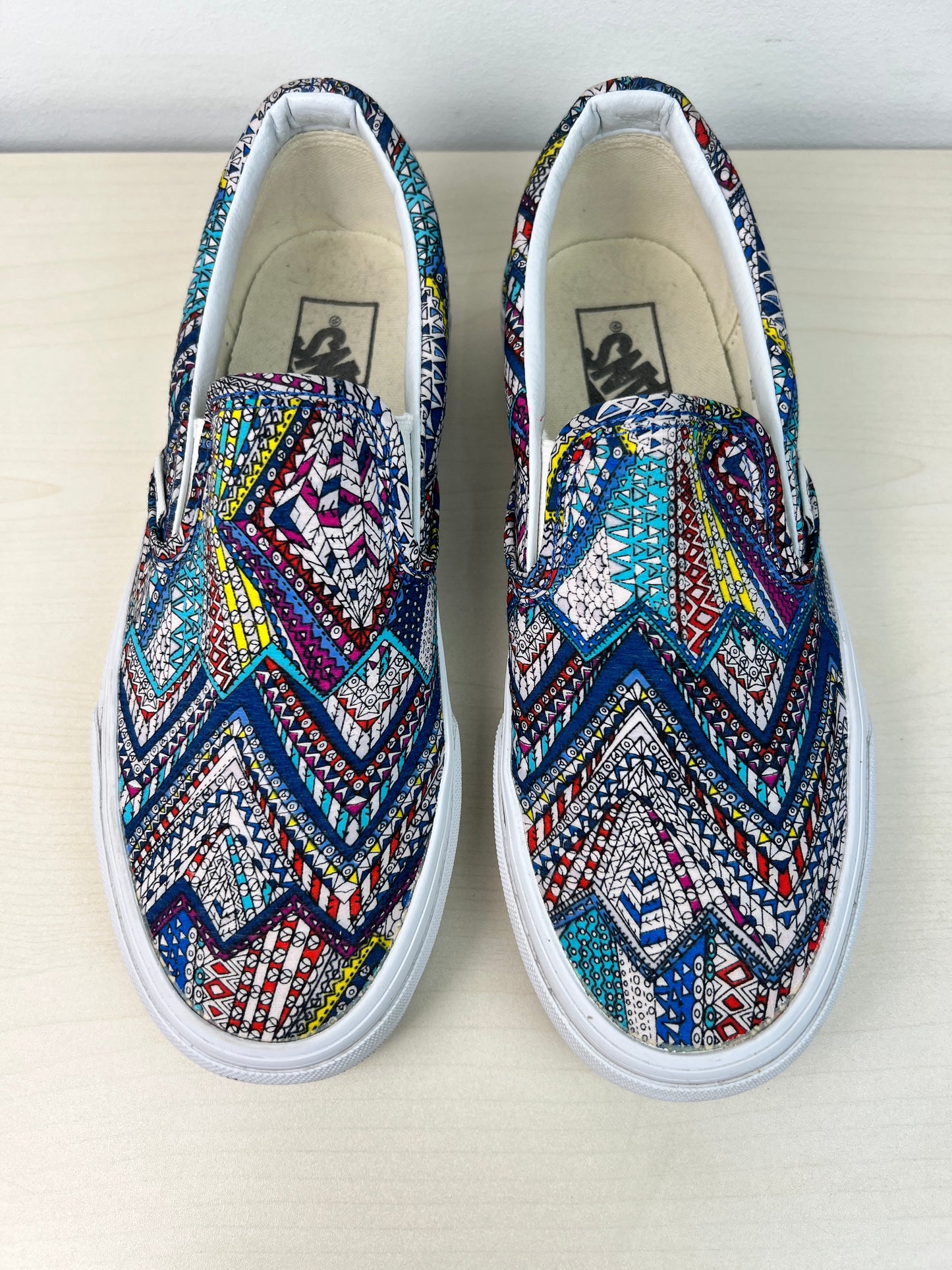 Shoes Sneakers By Vans In Multi-colored, Size: 8