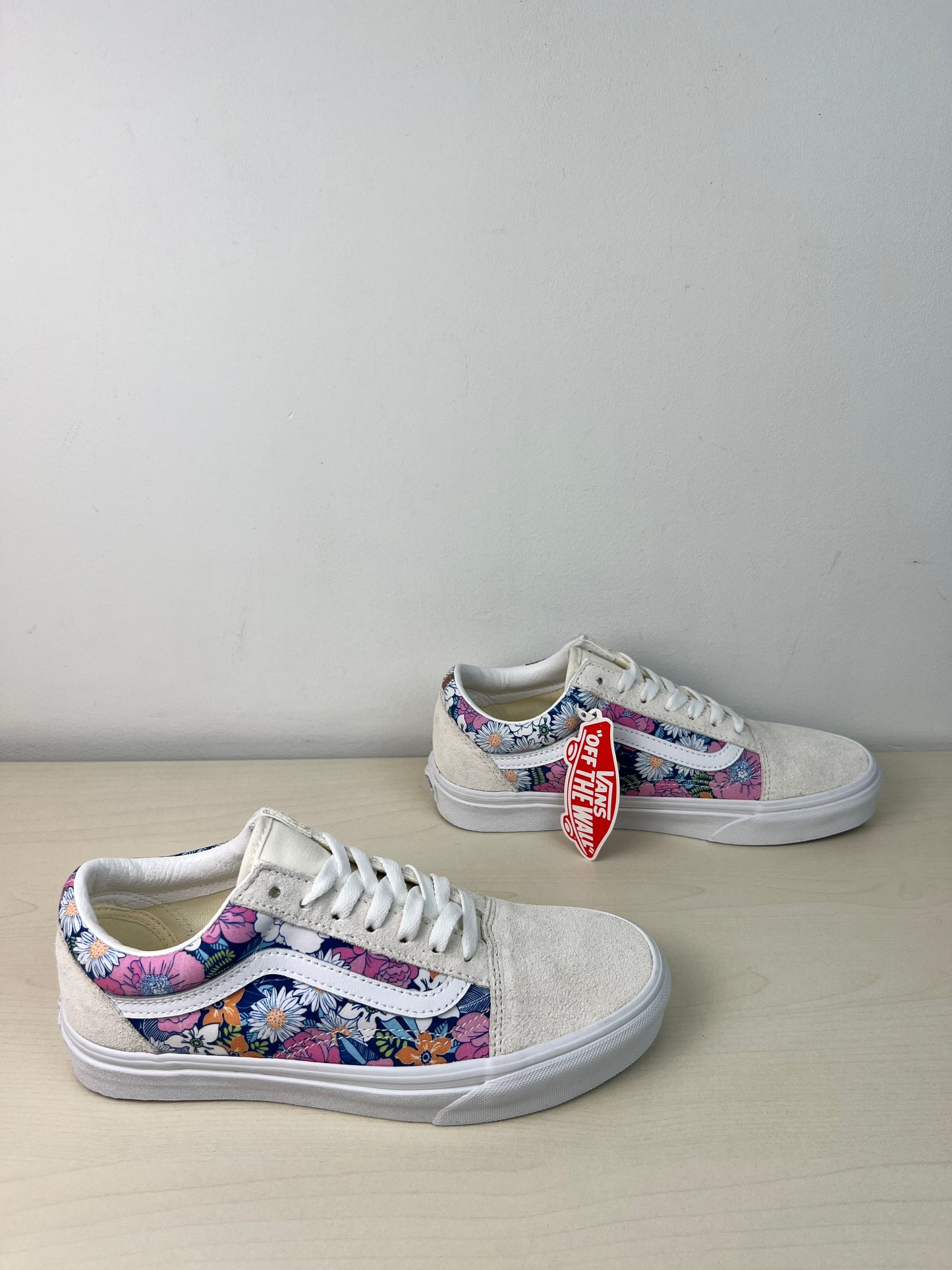 Shoes Sneakers By Vans In Floral Print, Size: 7.5