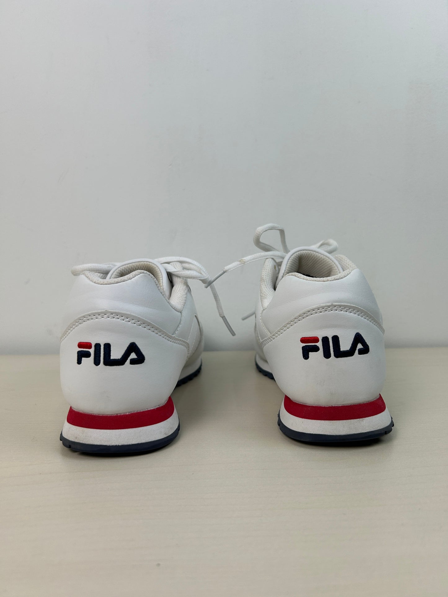 Shoes Sneakers By Fila In White, Size: 9