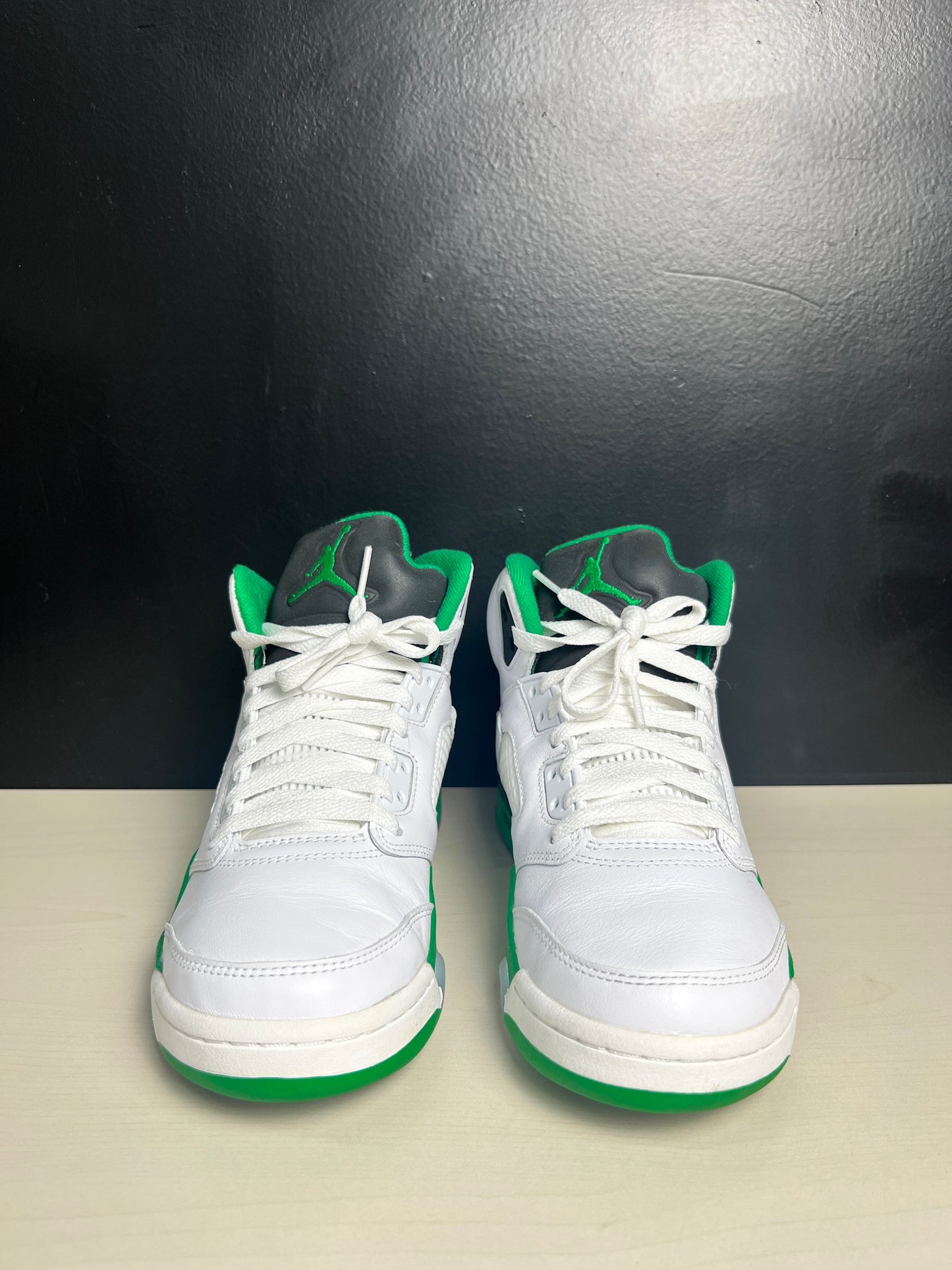 Shoes Sneakers By Jordan In White, Size: 7